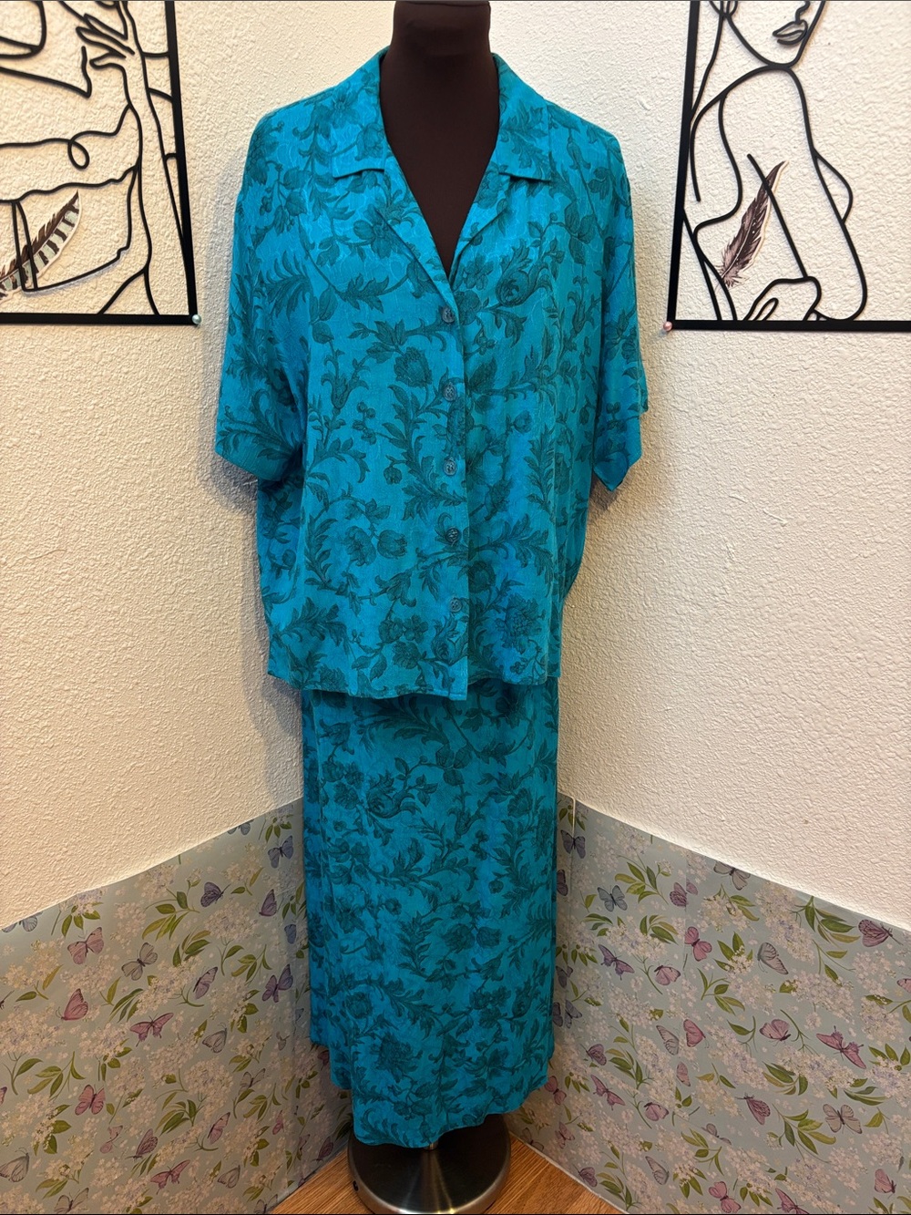 Vintage 1980’s Turquoise Floral Button-Front Shirt & Skirt Set. Size 14.